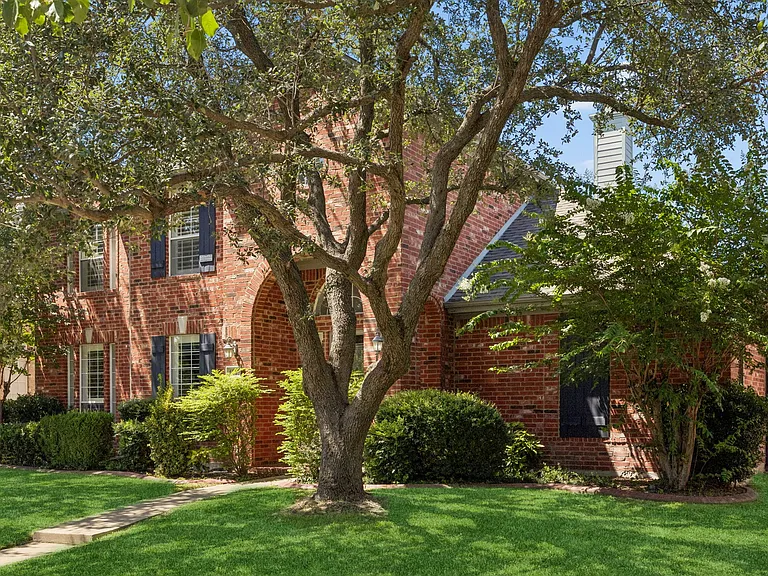 1613 Long Prairie Ct — Photo 3