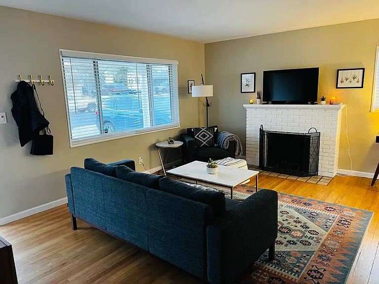 1827 Hermosa Dr NE — Photo 9