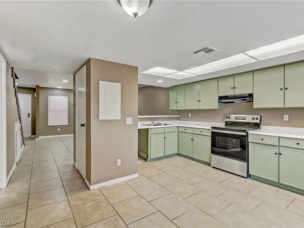 2080 Karen Ave #42, Las Vegas, NV 89169