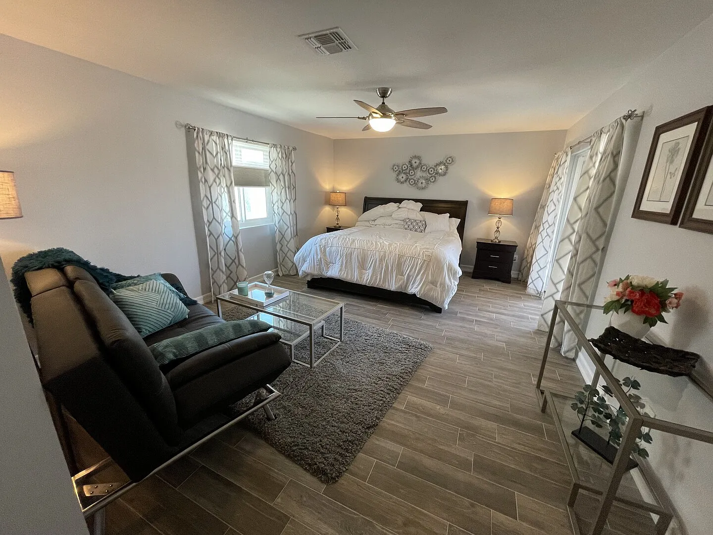 Newly Remodeled and Close to Downtown! — Photo 2