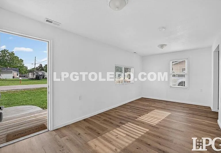 12378 Lincoln Blvd — Photo 6