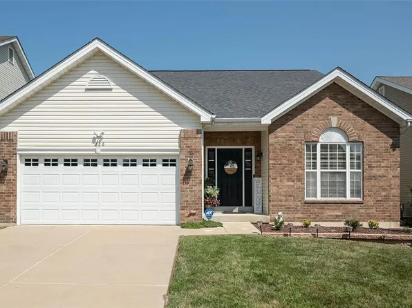 226 Greengate Dr, Lake Saint Louis, MO 63367