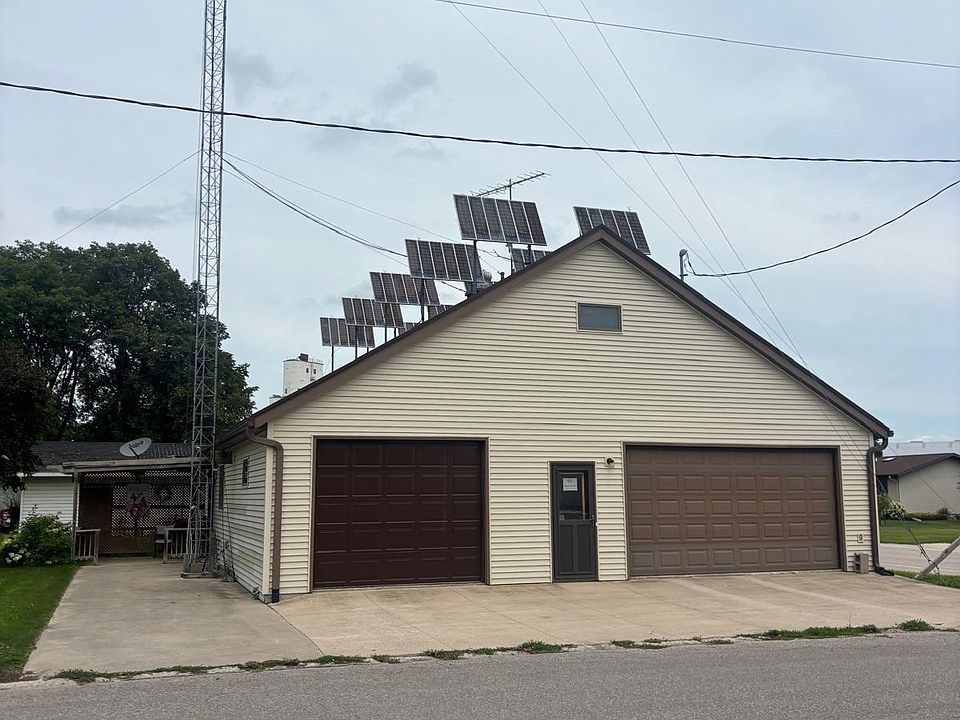 1st image of 103 6th St SE