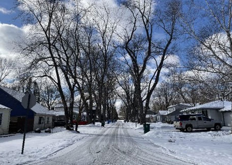 Exterior Neighborhood (street photo)