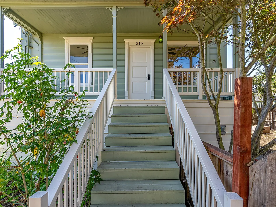 310 Boyce St