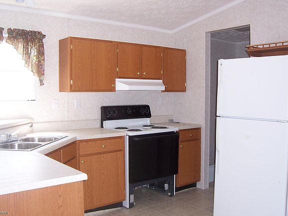2nd image of 307 West Warren
