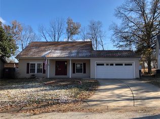 27 Gloria Ln, Saint Peters, MO
