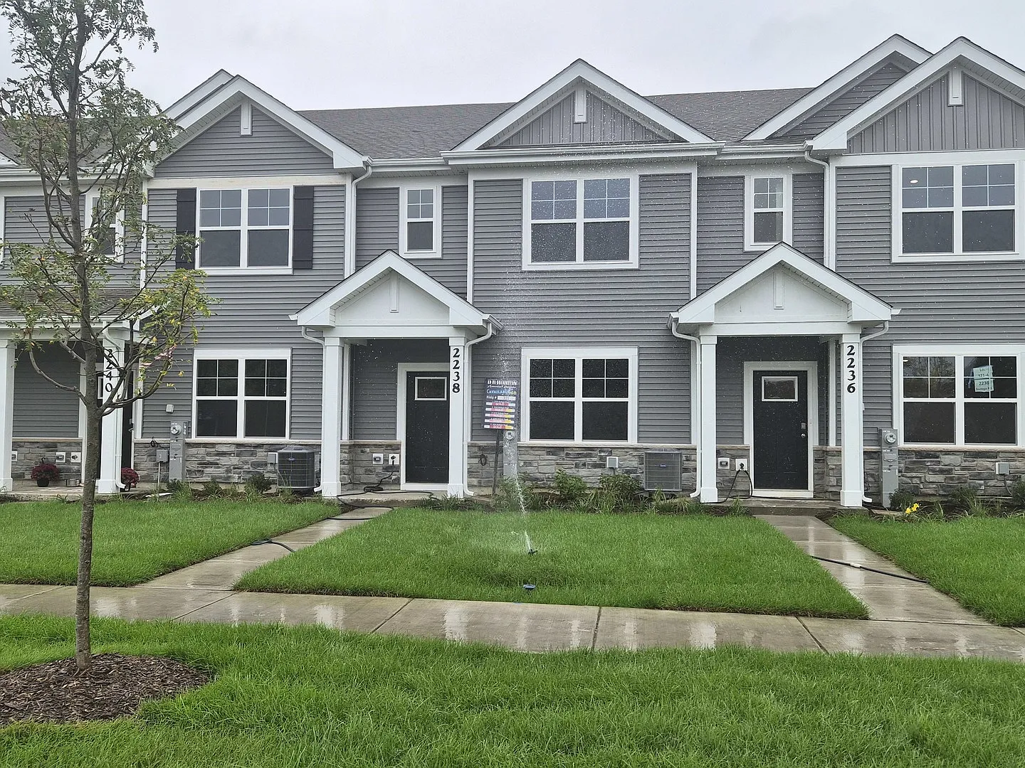 3 bed, 2.5 bath, 1543 sqft, $2,600 — Photo 2