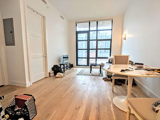 Rented by EXR | media 28