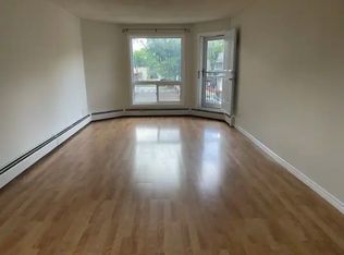 9854 88th Ave NW #1A, Edmonton, AB T6E 2R3