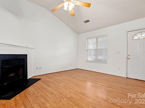 3rd image of 226 McFadden St