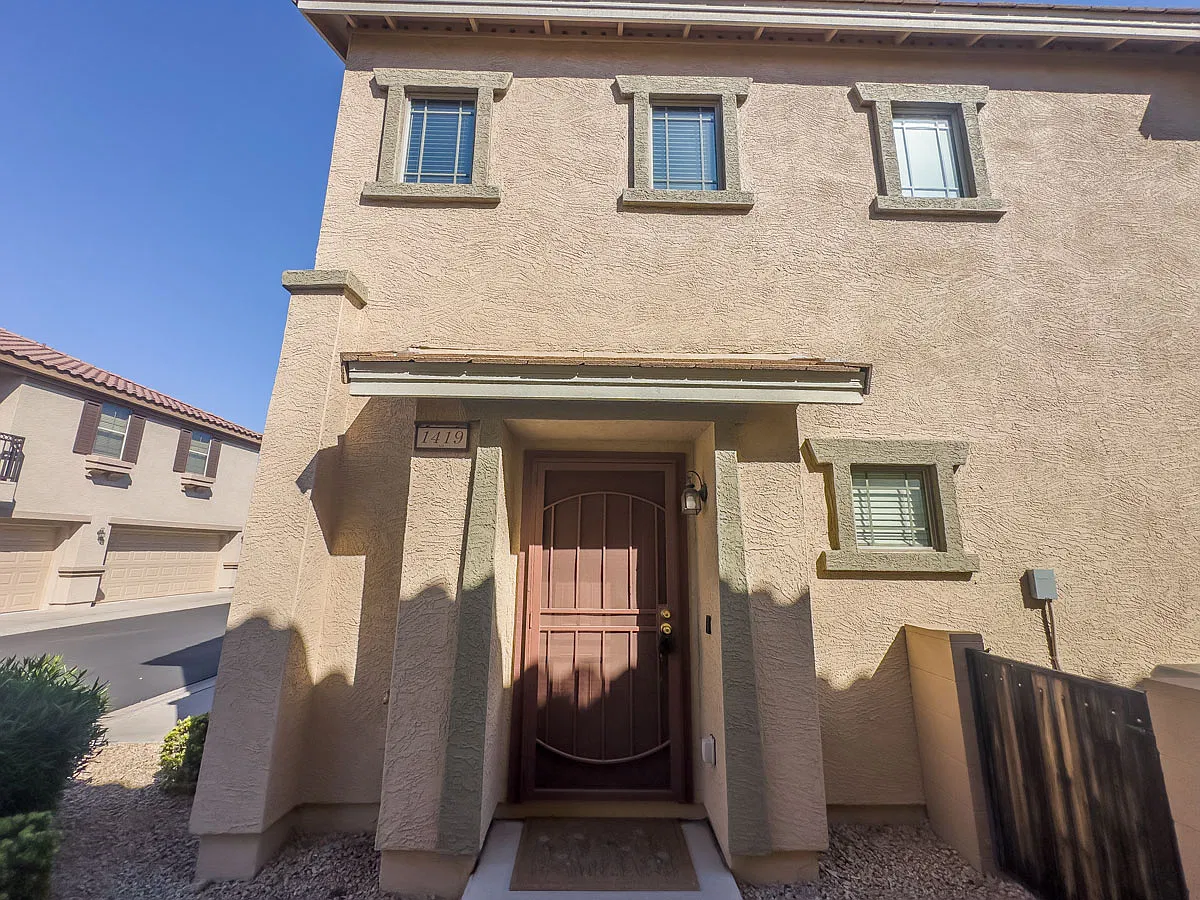 2 Bed 2 Bath Townhome, Community Pool and Spa! — Photo 2
