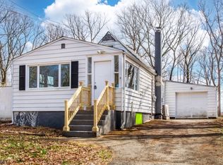 19 Homestead Rd, Jefferson Twp., NJ 07849