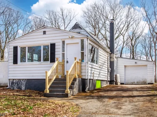 19 Homestead Rd, Jefferson Twp., NJ 07849