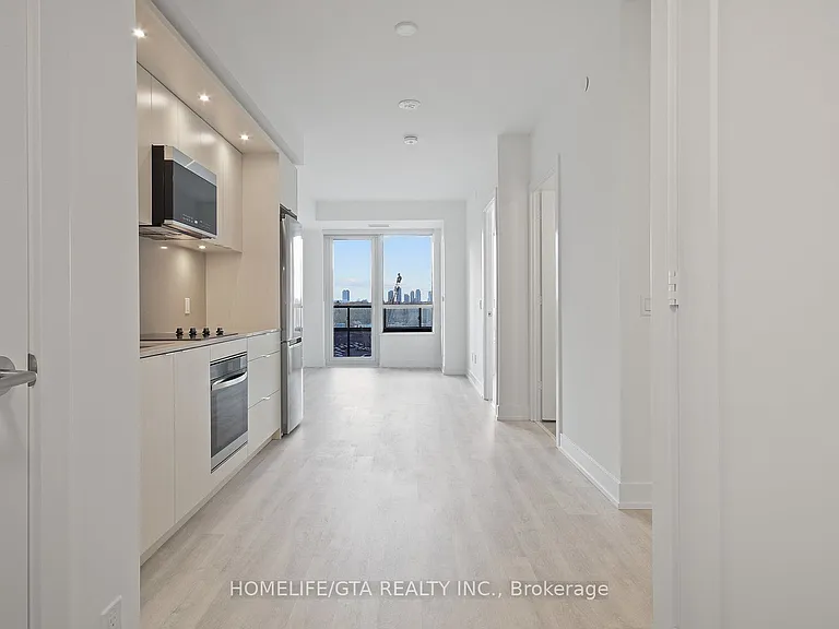 60 Central Park Dr #908 — Photo 2