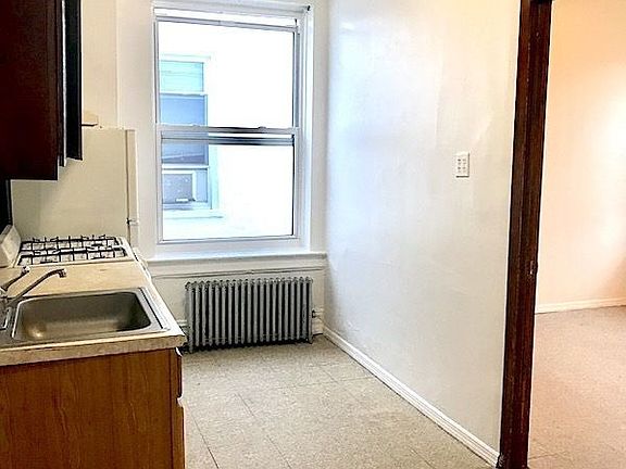2nd image of 3258 44th St APT 3R