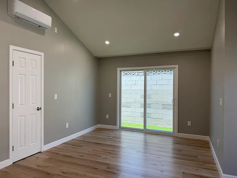 841 S Canoga St #B — Photo 3