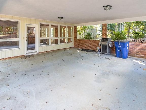 4th image of 681 Brentwood Ct