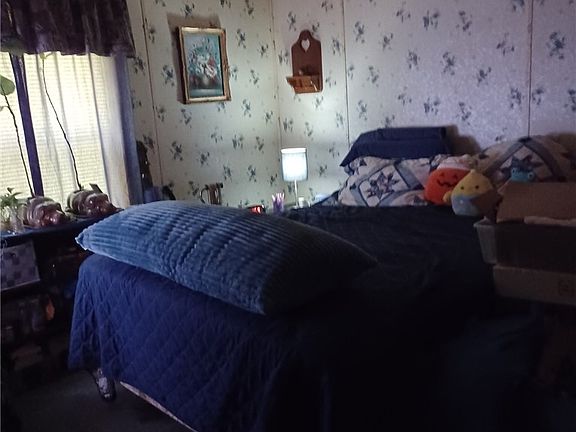 5th image of 16194 Dormont Rd
