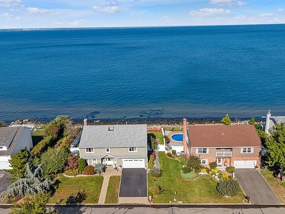 2nd image of 43 Oak Point Drive N
