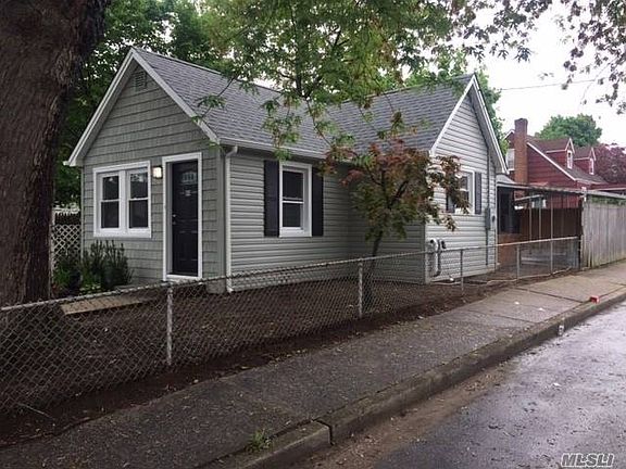 3rd image of 80 Fredrick Ave
