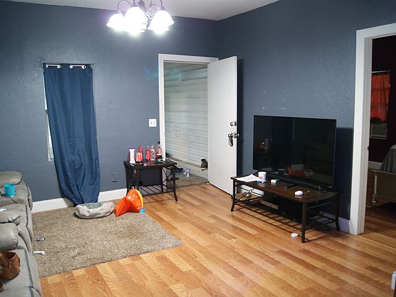 4th image of 619 NW 7th Ave