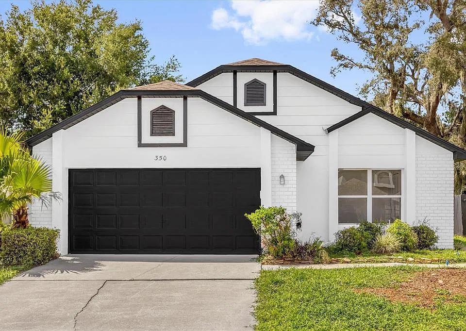350 Lakebreeze Cir