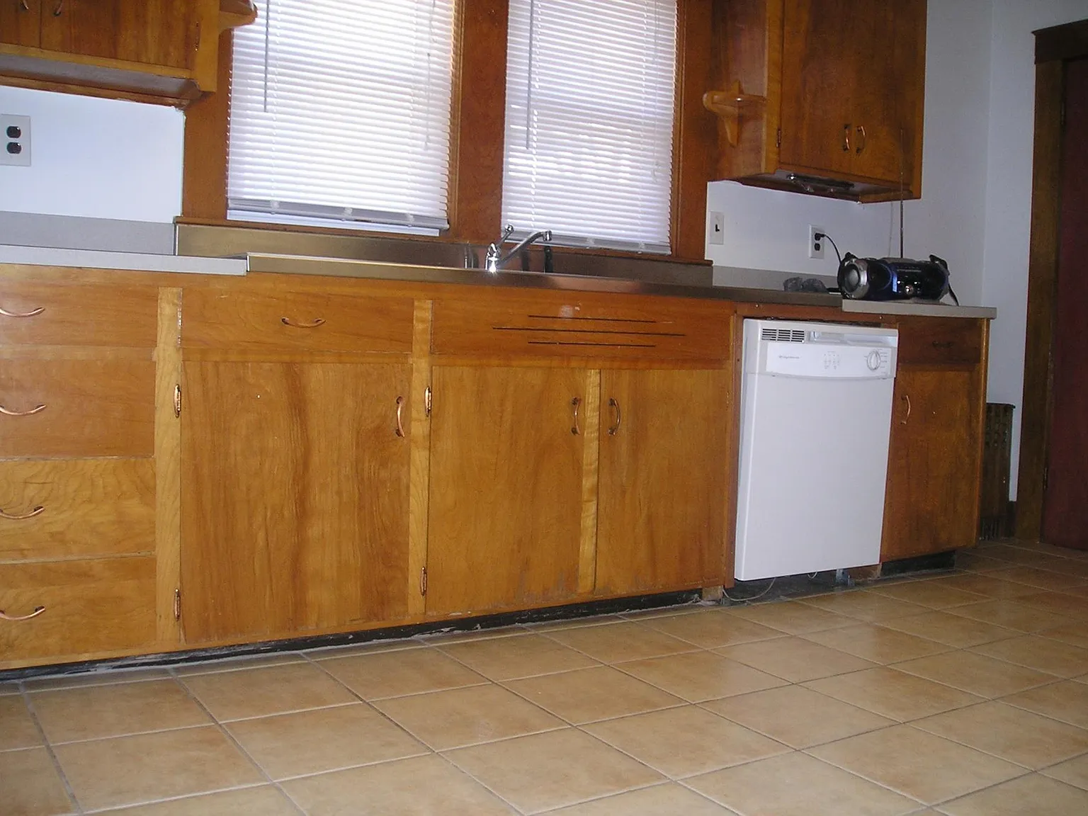 3 bed, $820 — Photo 3