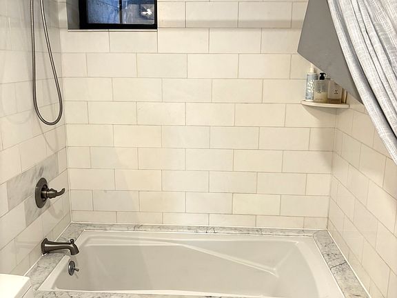 5th image of 322 Spring St APT 1