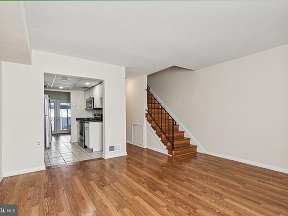 2nd image of 1786 Belle Dr
