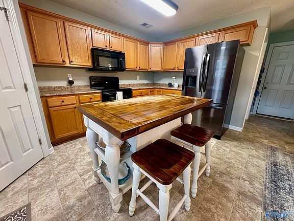 3rd image of 108 Nicholas View Ln