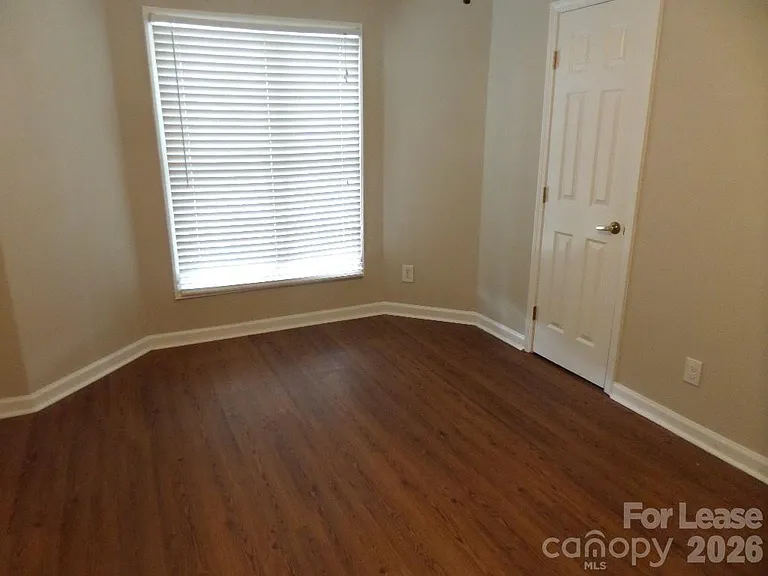 1109 E Morehead St #10 — Photo 8