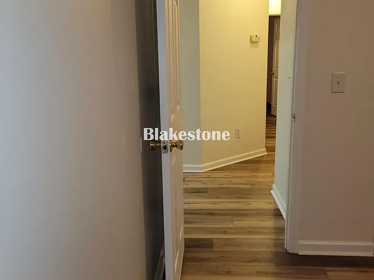 111 Lake Valley Ln — Photo 26