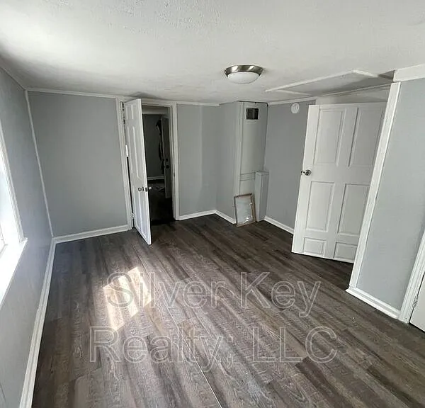 1209 Hilltop Dr NE — Photo 5