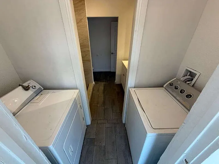 352 W Roosevelt Ave — Photo 24