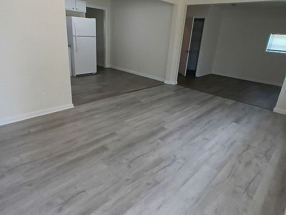 3rd image of 1405 Sandra Dr