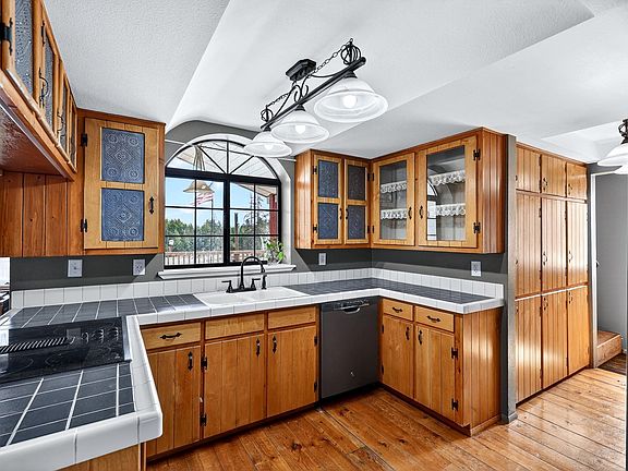 2nd image of 131 Country Ln