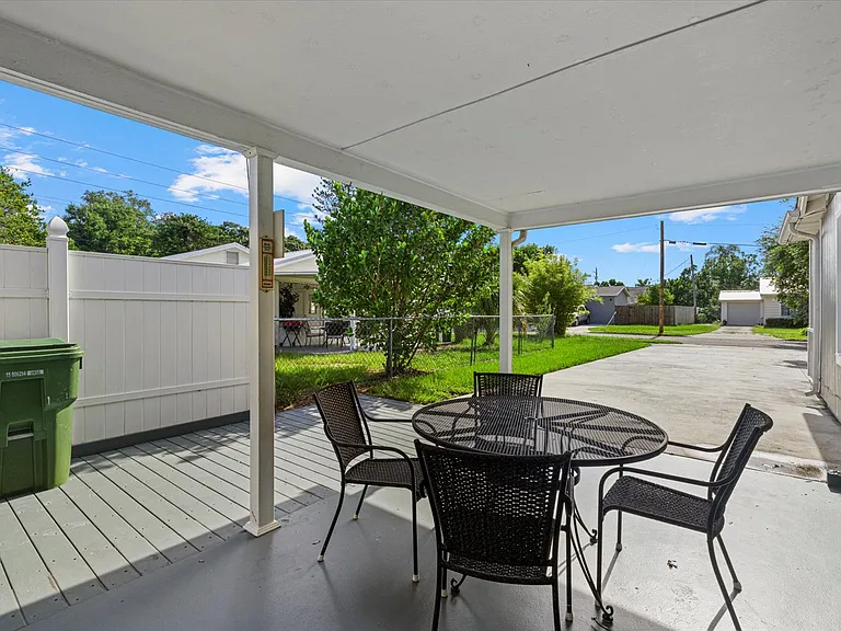 1220 Rhodes Ave — Photo 18