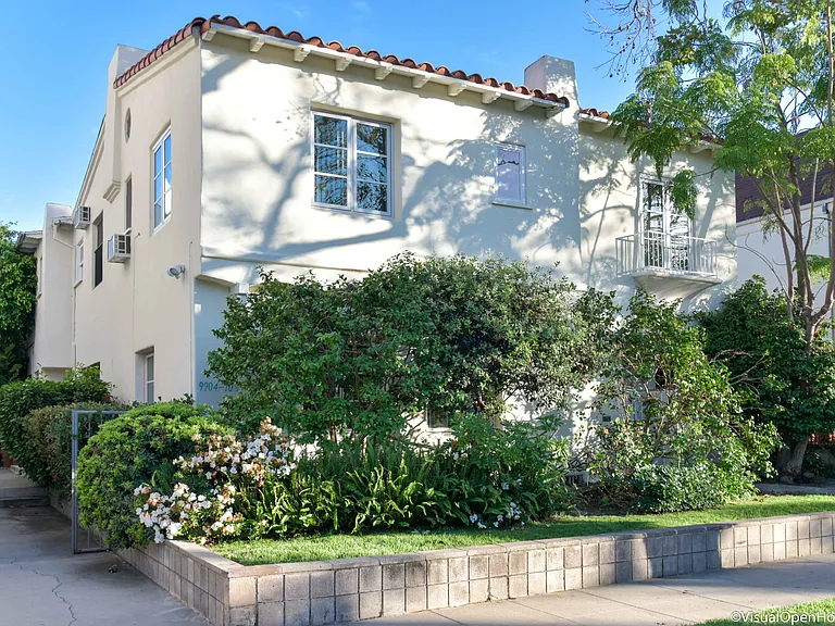 9912 Robbins Dr #9912 — Photo 8