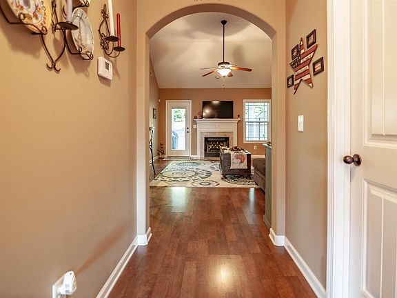 4th image of 1137 Meachem Dr