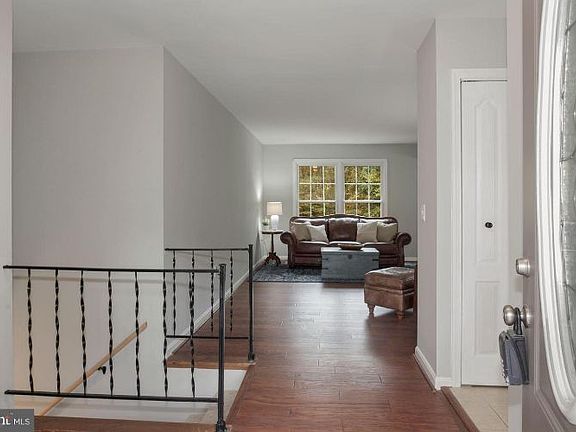 5th image of 10215 Oxfordshire Dr