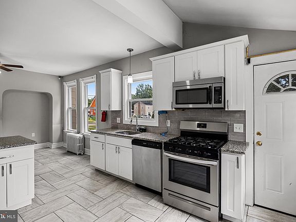 4th image of 2235 47th St