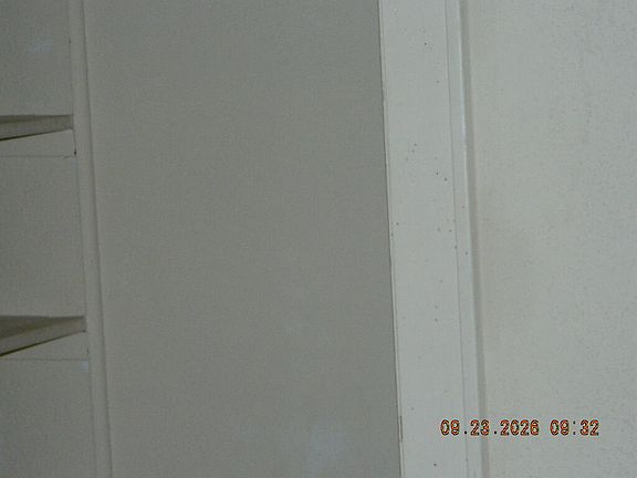 5th image of 227 Harris St S