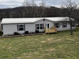 130 S Oakview Dr, Waynesburg, PA 15370