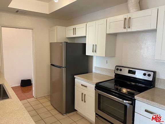 5th image of 14115 Moorpark St APT 304