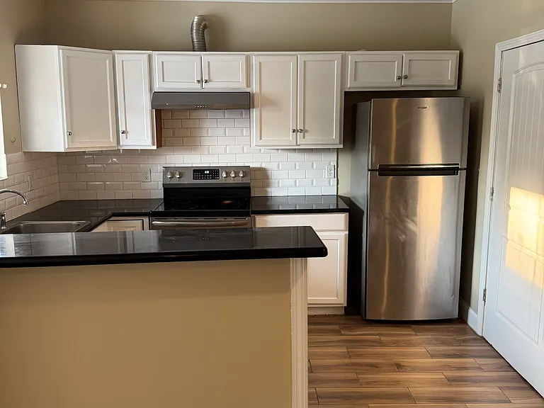 615 S 1st Ave #A — Photo 6