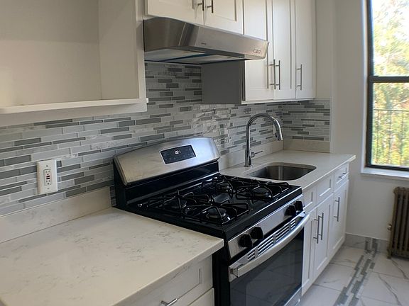 2nd image of 149 Leonard St APT 6