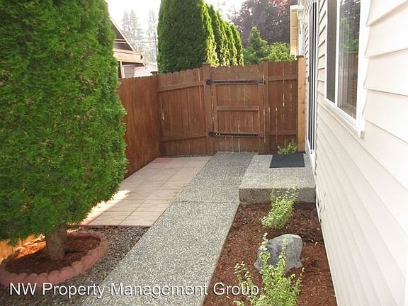 3rd image of 6718 47th Ave NE #B