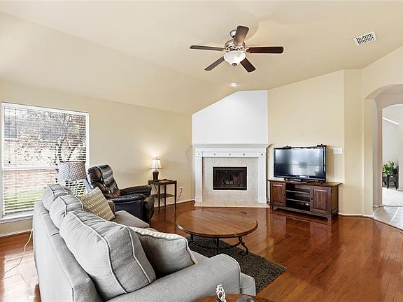 3rd image of 3724 Ranchman Blvd