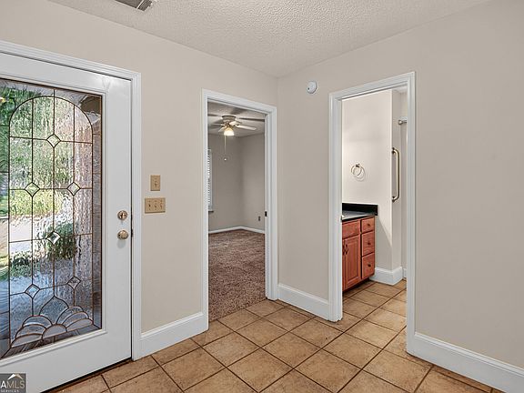 3rd image of 1667 Pondside Dr